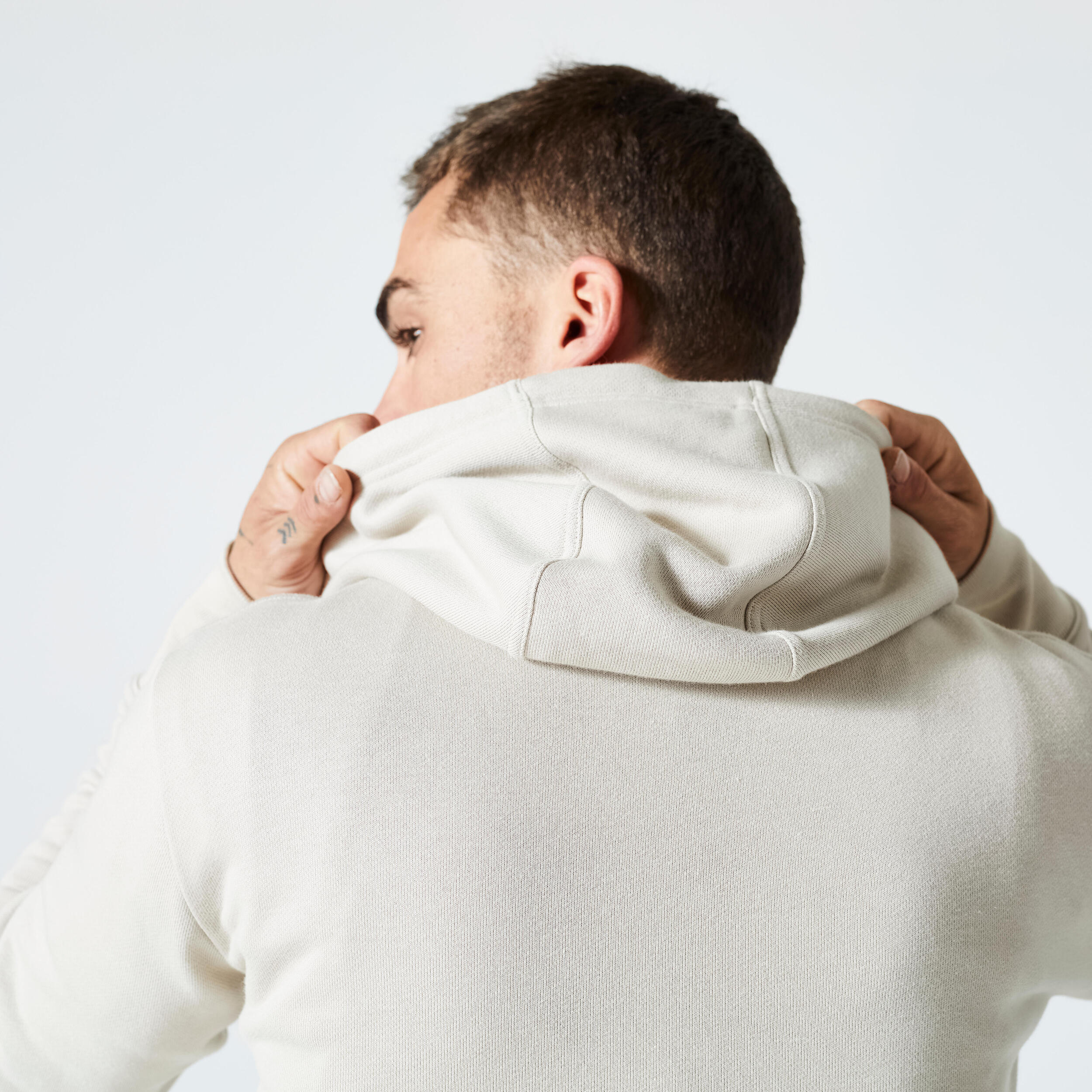 p2404680