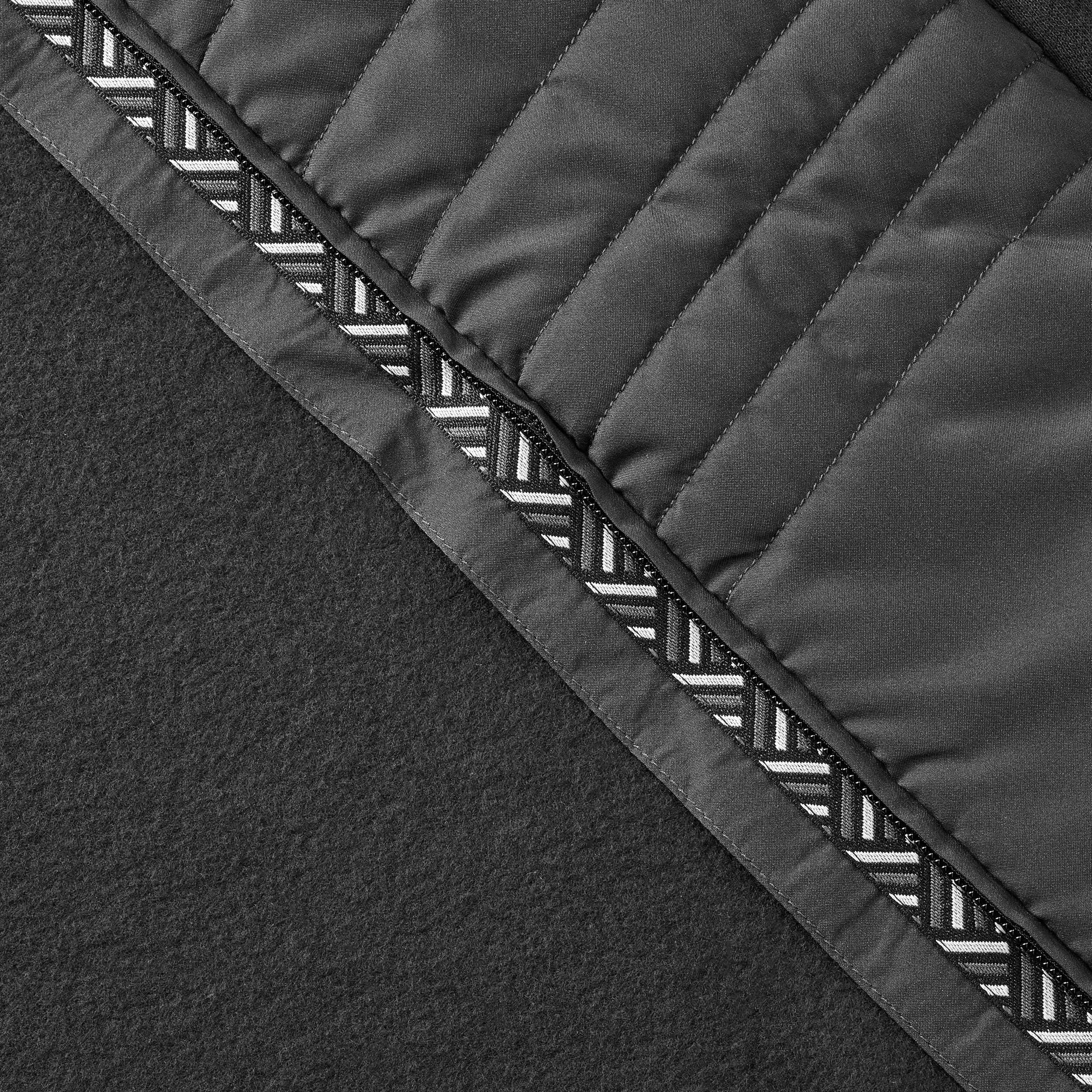 p2368812